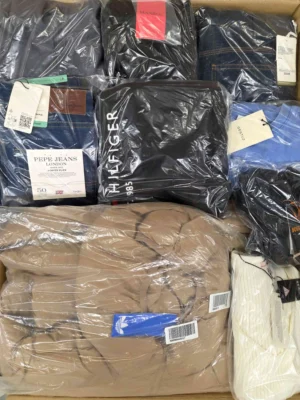 The photo shows a package with clothing in the category C.