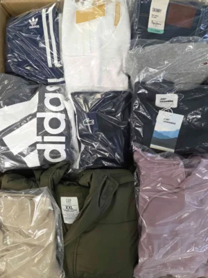 The photo shows a package with clothing in the category C.