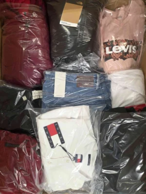 The photo shows a package with clothing in the category C.