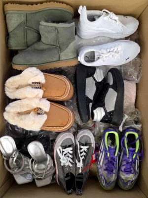 The photo shows a package with footwear in the category BSU.