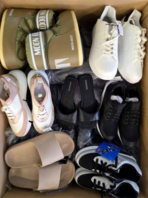 The photo shows a package with footwear in the category BSU.