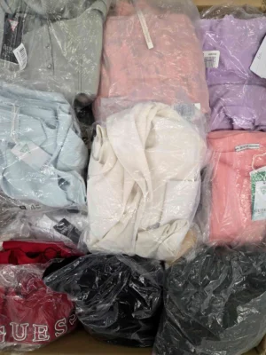 The photo shows a package with clothing in the category B.