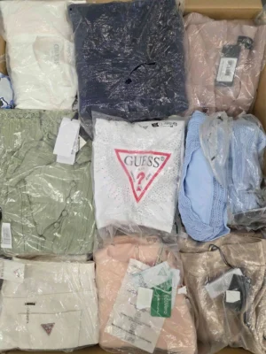 The photo shows a package with clothing in the category B.