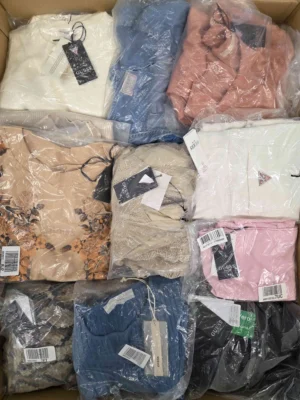 The photo shows a package with clothing in the category B.
