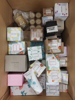 The picture shows a package with accessories in the category CO.