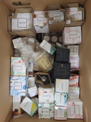 The picture shows a package with accessories in the category CO.