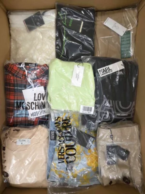 The photo shows a package with clothing in the category AP.