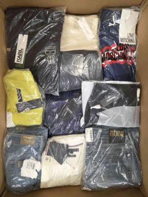 The photo shows a package with clothing in the category AP.