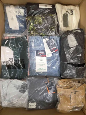 The photo shows a package with clothing in the category AP.