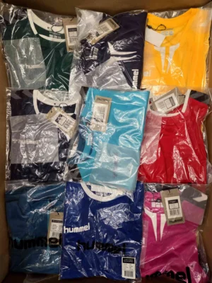 The photo shows a package with clothing in the category H.