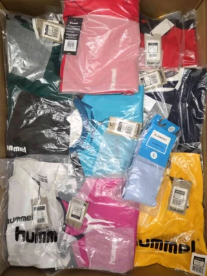 The photo shows a package with clothing in the category H.