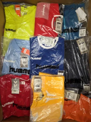 The photo shows a package with clothing in the category H.