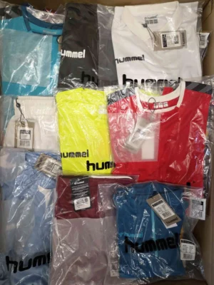 The photo shows a package with clothing in the category H.