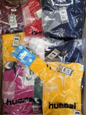 The photo shows a package with clothing in the category H.