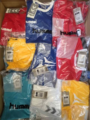 The photo shows a package with clothing in the category H.