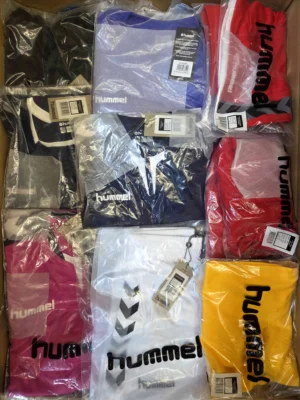 The photo shows a package with clothing in the category H.