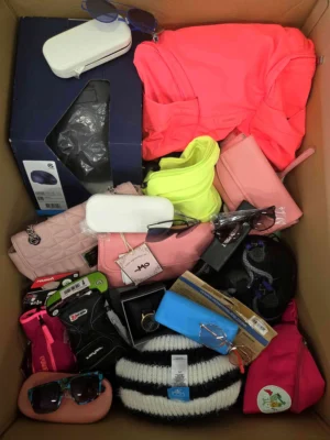 The photo shows a package with clothing in the category A.