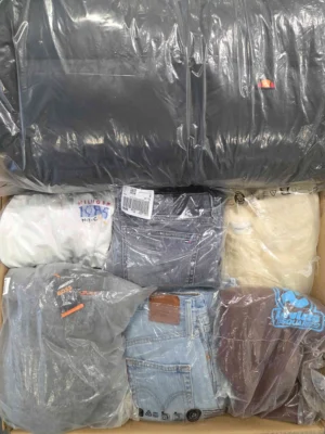 The photo shows a package with clothing in the category D.