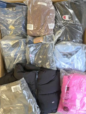 The photo shows a package with clothing in the category D.