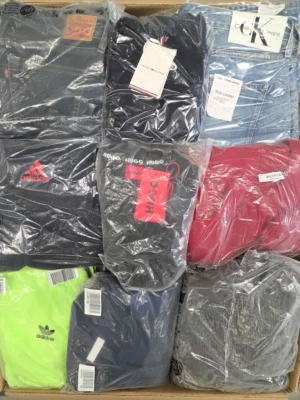 The photo shows a package with clothing in the category D.