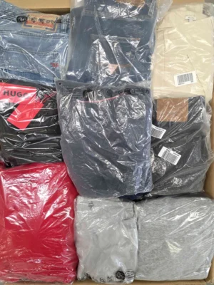 The photo shows a package with clothing in the category D.
