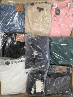 The photo shows a package with clothing in the category D.
