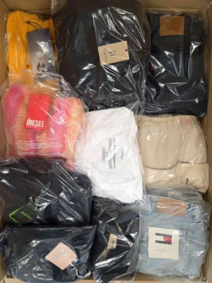 The photo shows a package with clothing in the category B.