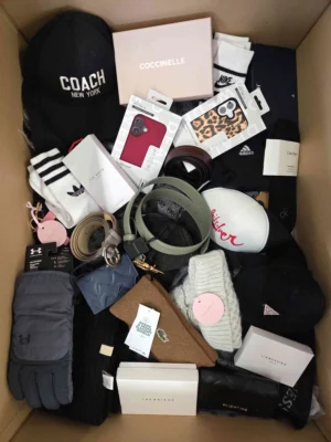 The picture shows a package with accessories in the category AB.