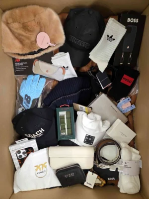 The picture shows a package with accessories in the category AB.