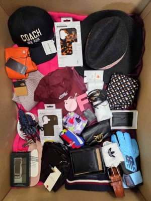 The picture shows a package with accessories in the category AB.