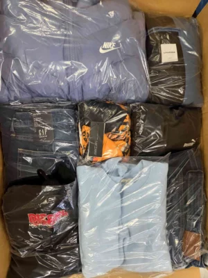 The photo shows a package with clothing in the category C.