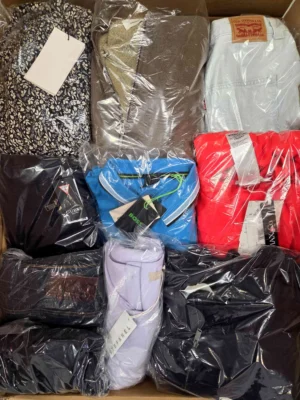 The photo shows a package with clothing in the category C.