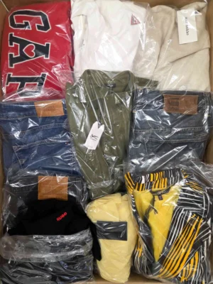 The photo shows a package with clothing in the category C.