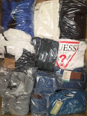 The photo shows a package with clothing in the category C.