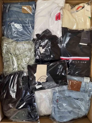 The photo shows a package with clothing in the category C.