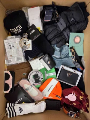 The picture shows a package with accessories in the category AB.