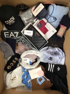 The picture shows a package with accessories in the category AB.