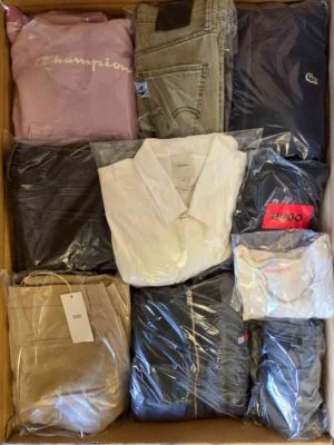 The photo shows a package with clothing in the category C.