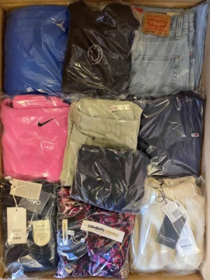 The photo shows a package with clothing in the category C.
