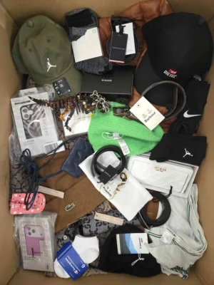 The picture shows a package with accessories in the category AB.