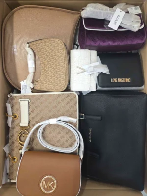 The picture shows a package with accessories in the category HA.