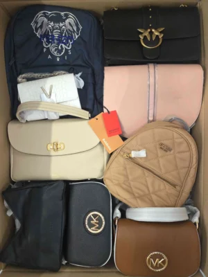 The picture shows a package with accessories in the category HA.