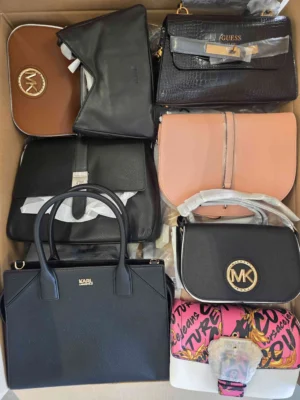 The picture shows a package with accessories in the category HA.