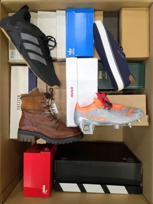 The photo shows a package with footwear in the category BS.