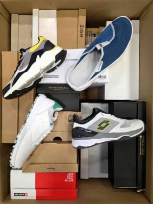 The photo shows a package with footwear in the category BS.