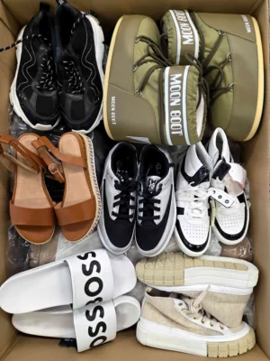 The photo shows a package with footwear in the category BSU.