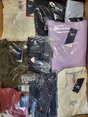 The photo shows a package with clothing in the category R.