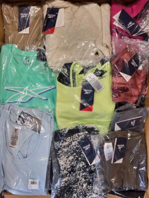 The photo shows a package with clothing in the category R.