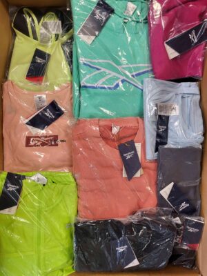 The photo shows a package with clothing in the category R.