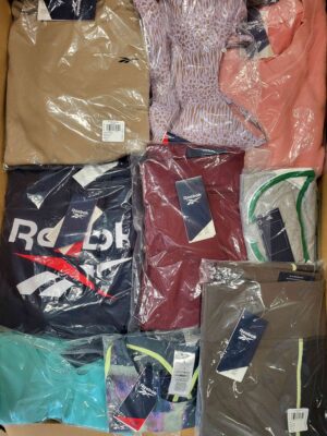 The photo shows a package with clothing in the category R.
